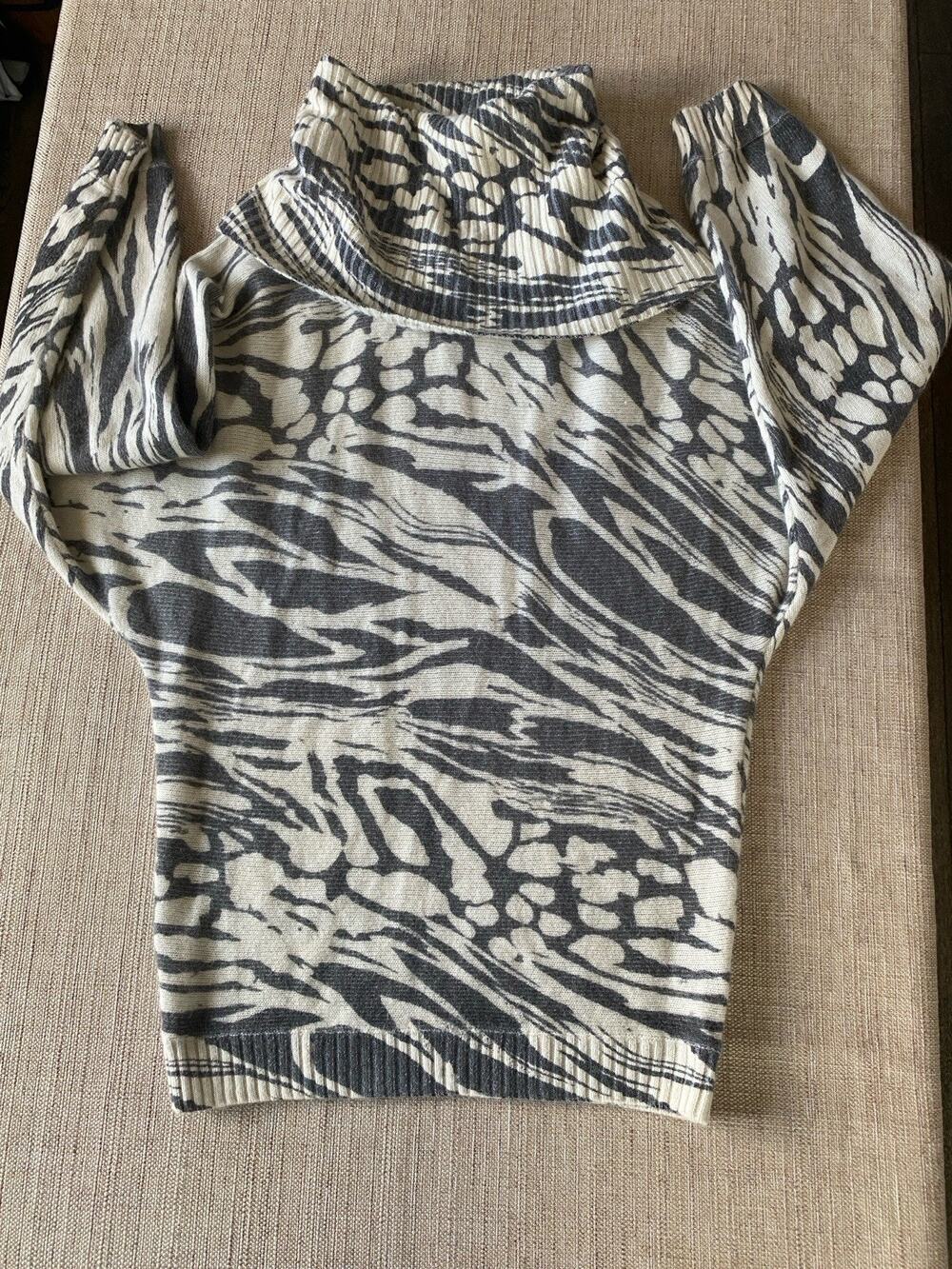Gestuz Dark Gray Winter White Oil Spill Angora Lambswool Blend Cowl Sweater S